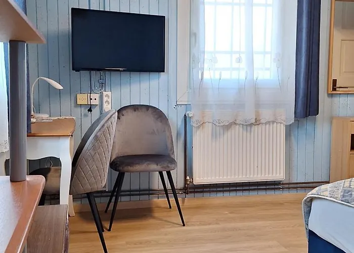 Agroturism Jures مزرعة للإقامة *