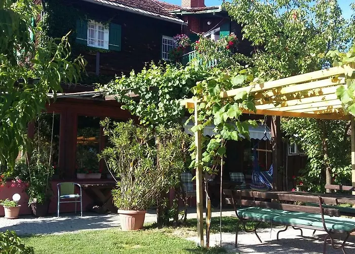 Agroturism Jures ファームステイ *