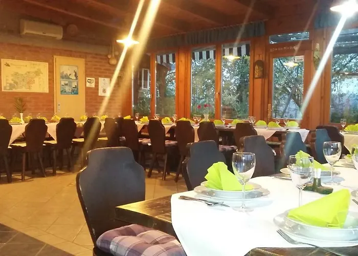 Agroturism Jures مزرعة للإقامة ليوتومير